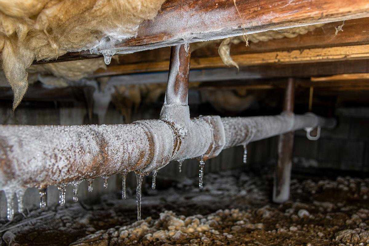 6 Winter Pipe Freezing Mistakes Ukiah Homeowners Make